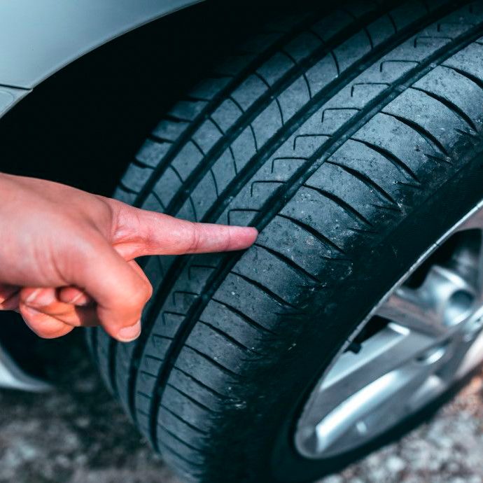 las-senales-que-indican-que-debes-cambiar-los-neumaticos-de-tu-coche